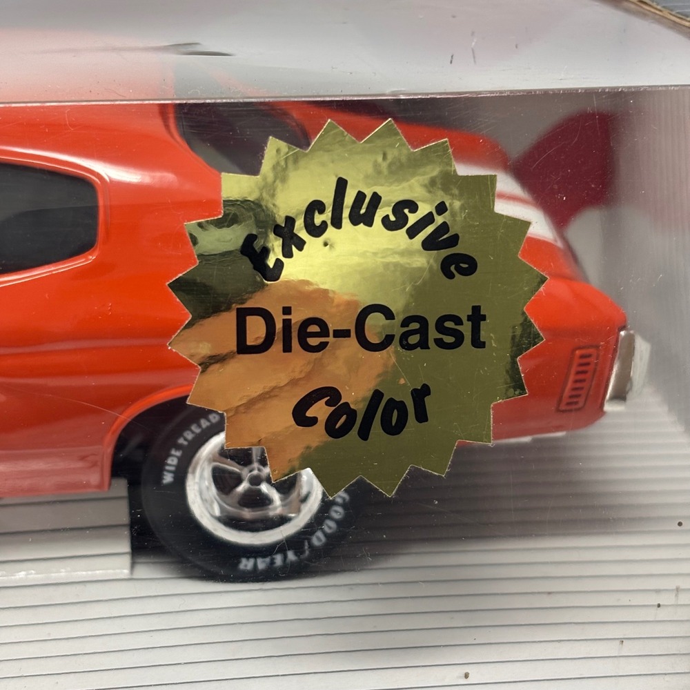 1970 Chevrolet Chevelle SS454 LS6 Orange Exclusive Color 1:18 ERTL Diecast - Picture 5 of 14